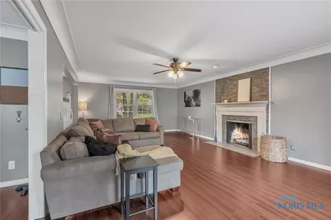 4622 Burningtree Dr, Toledo, OH 43623 photo 9