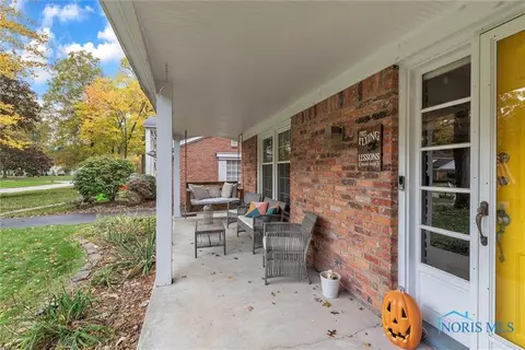 4622 Burningtree Dr, Toledo, OH 43623 photo 5
