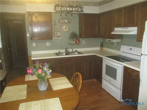 702 Maple St, Stryker, OH 43557 photo 5