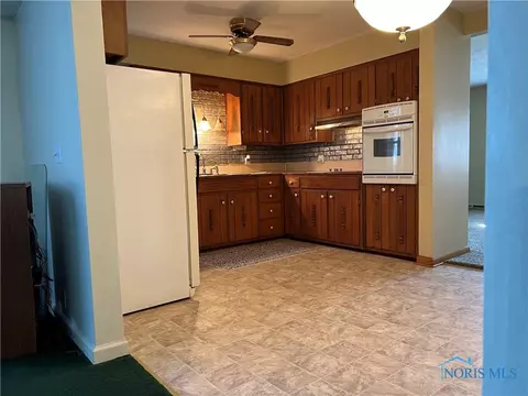 140 Ely Ave, Findlay, OH 45840 photo 21