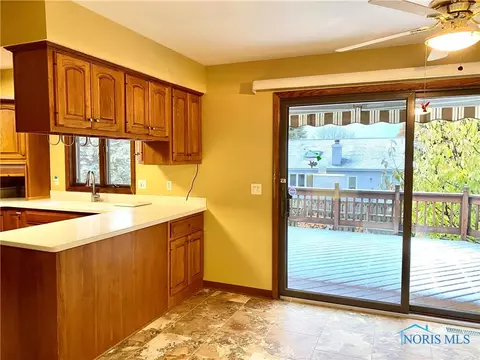 2211 Willowtree Ln, Maumee, OH 43537 photo 12
