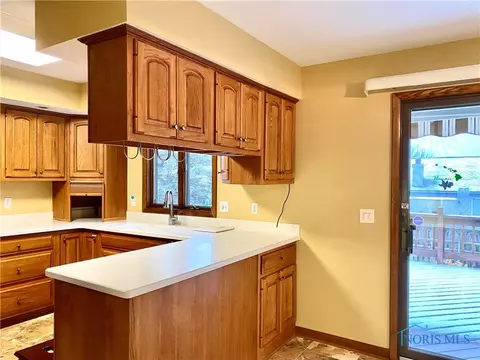 2211 Willowtree Ln, Maumee, OH 43537 photo 9