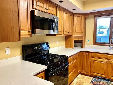 2211 Willowtree Ln, Maumee, OH 43537 photo 13