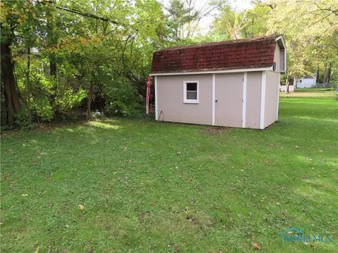 615 Center St, Bryan, OH 43506 photo 4