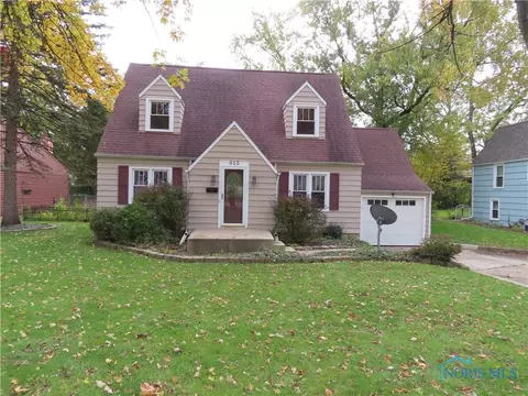 615 Center St, Bryan, OH 43506 photo 2