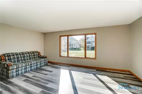 304 E Hueston St, Forest, OH 45843 photo 9