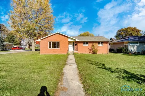 304 E Hueston St, Forest, OH 45843 photo 3