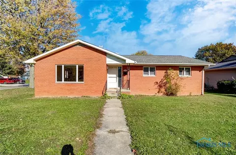 304 E Hueston St, Forest, OH 45843 photo 1