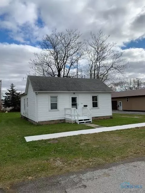 224 Rolland, Bryan, OH 43506 photo 2