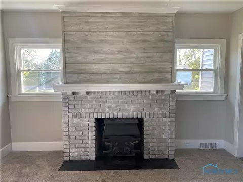28619 E Broadway St, Walbridge, OH 43465 photo 6