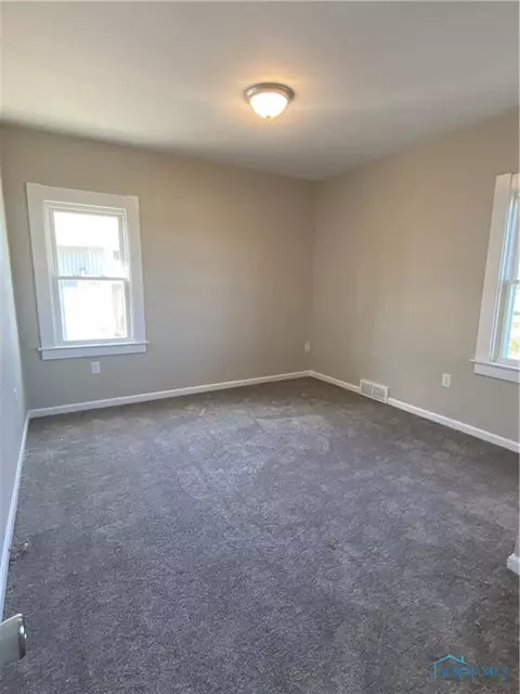 28619 E Broadway St, Walbridge, OH 43465 photo 11