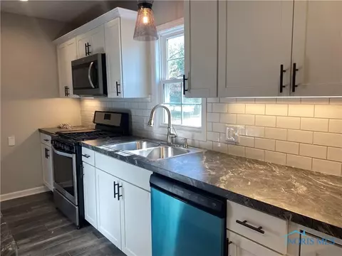 28619 E Broadway St, Walbridge, OH 43465 photo 8