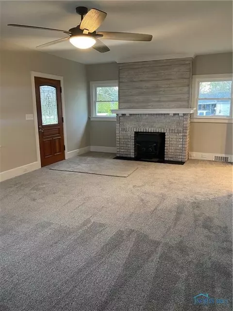 28619 E Broadway St, Walbridge, OH 43465 photo 4