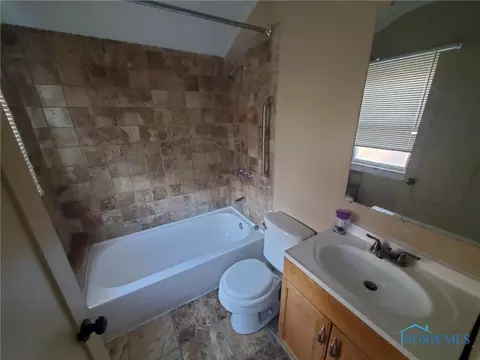 1925 Barrows St, Toledo, OH 43613 photo 7
