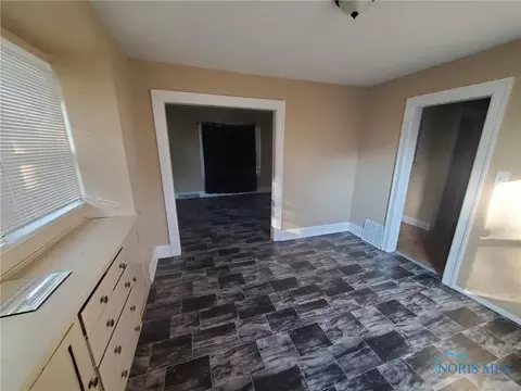 1925 Barrows St, Toledo, OH 43613 photo 4