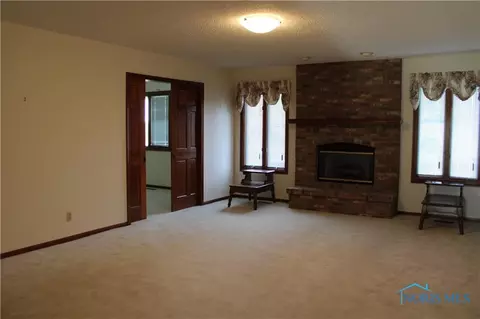 2108 Cobblestone Dr, Findlay, OH 45840 photo 4