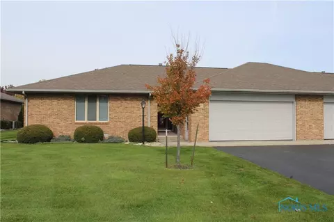 2108 Cobblestone Dr, Findlay, OH 45840 photo 1