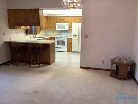 2108 Cobblestone Dr, Findlay, OH 45840 photo 5