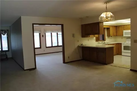 2108 Cobblestone Dr, Findlay, OH 45840 photo 3