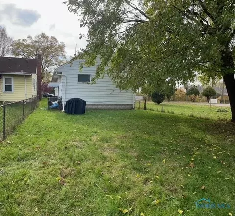 2276 Forrer St, Toledo, OH 43607 photo 9
