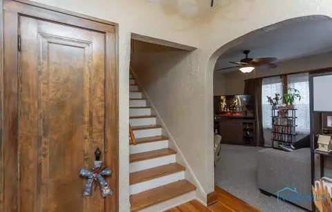 125 Robert Ave, Bellevue, OH 44811 photo 4