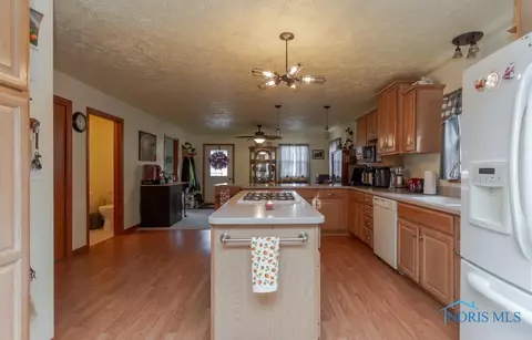 125 Robert Ave, Bellevue, OH 44811 photo 10