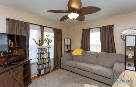 125 Robert Ave, Bellevue, OH 44811 photo 7