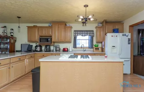 125 Robert Ave, Bellevue, OH 44811 photo 12