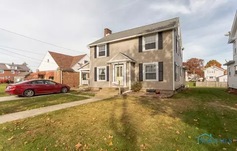 125 Robert Ave, Bellevue, OH 44811 photo 2