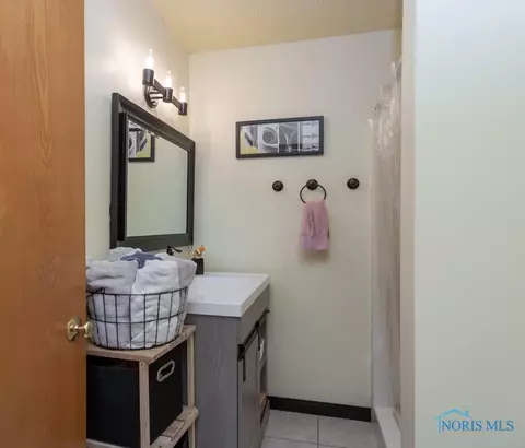 125 Robert Ave, Bellevue, OH 44811 photo 24
