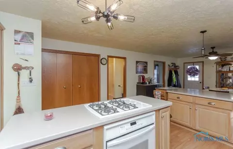 125 Robert Ave, Bellevue, OH 44811 photo 16