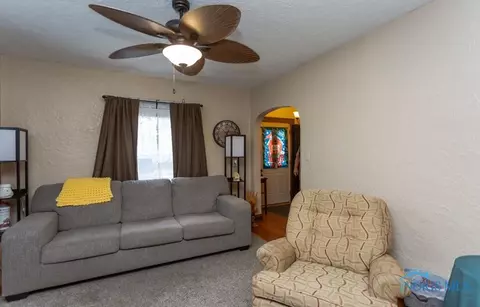 125 Robert Ave, Bellevue, OH 44811 photo 8