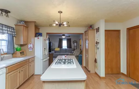 125 Robert Ave, Bellevue, OH 44811 photo 14