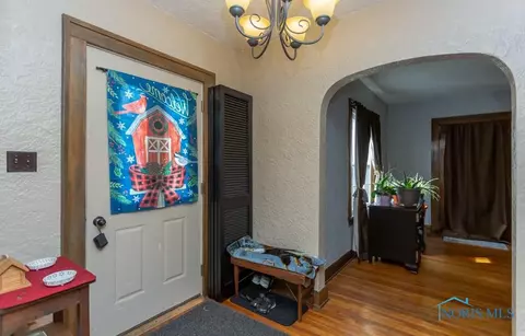 125 Robert Ave, Bellevue, OH 44811 photo 3
