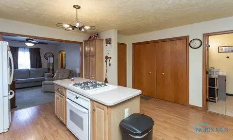 125 Robert Ave, Bellevue, OH 44811 photo 15