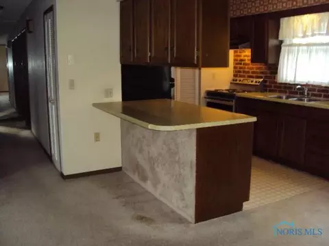 1315 Colonial Ln, Bryan, OH 43506 photo 10