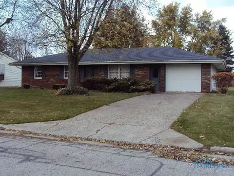 1315 Colonial Ln, Bryan, OH 43506 photo 13