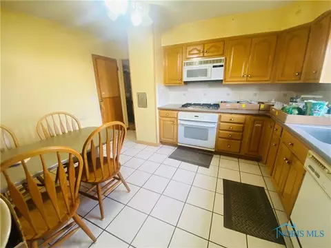 657 Dussel Dr, Maumee, OH 43537 photo 7