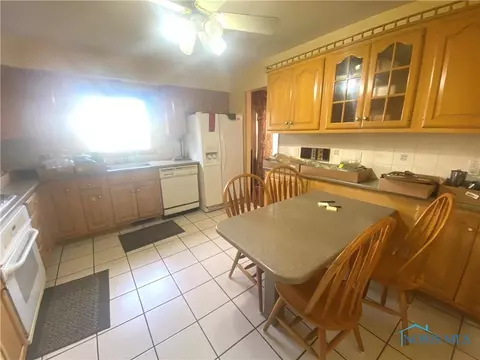 657 Dussel Dr, Maumee, OH 43537 photo 8