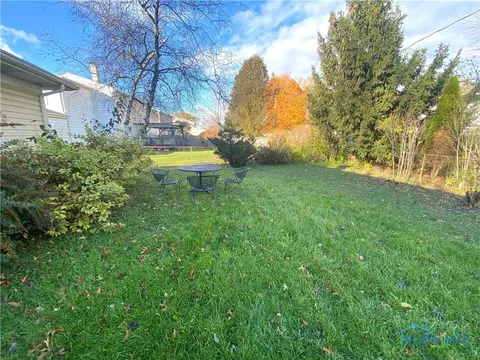 657 Dussel Dr, Maumee, OH 43537 photo 3