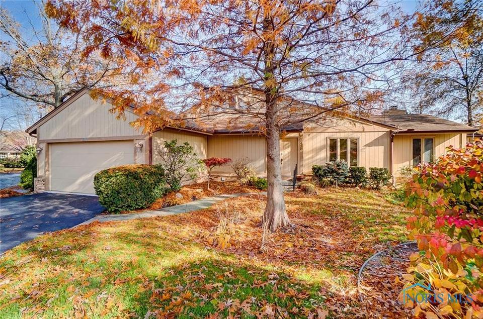 2430 Parliament Sq 2430, Toledo, OH 43617 45 Photos MLS 6080151