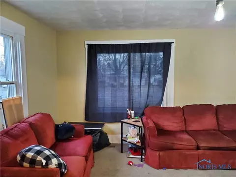 876 E High St, Bryan, OH 43506 photo 9