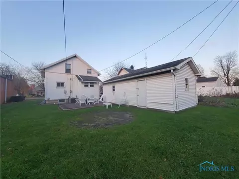 876 E High St, Bryan, OH 43506 photo 4