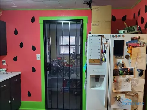 876 E High St, Bryan, OH 43506 photo 6