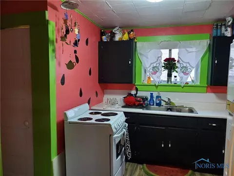 876 E High St, Bryan, OH 43506 photo 7