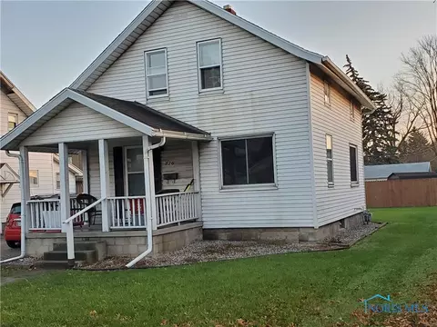 876 E High St, Bryan, OH 43506 photo 1