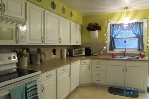 1607 River Rd, Maumee, OH 43537 photo 5