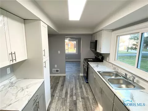 364 Darrow Ave, Toledo, OH 43607 photo 7