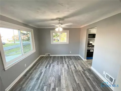 364 Darrow Ave, Toledo, OH 43607 photo 6