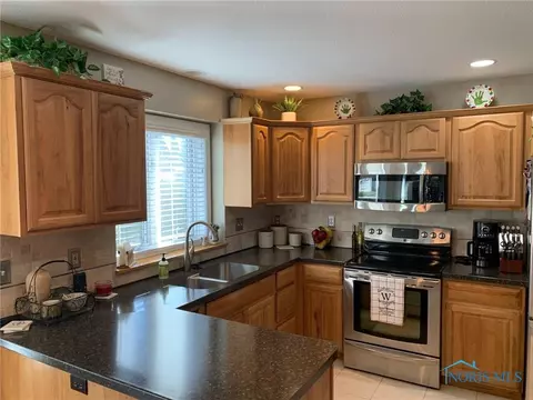 419 Carson Dr, Bryan, OH 43506 photo 8